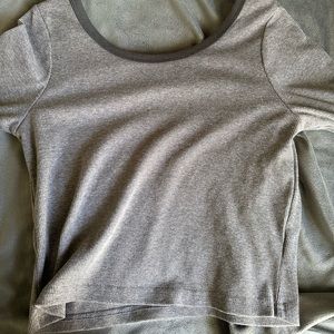 gray long sleeve crop top